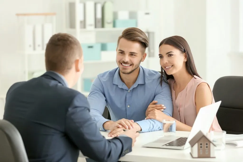 Read more about the article Why Using the Services of a Mortgage Agent Makes Sense in Lethbridge’s Housing Market